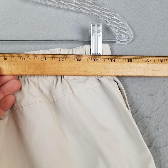 Huk Shorts Womens Small Beige Khaki Nylon Stretch Fishing Outdoor Elastic Waist - Picture 12 of 16